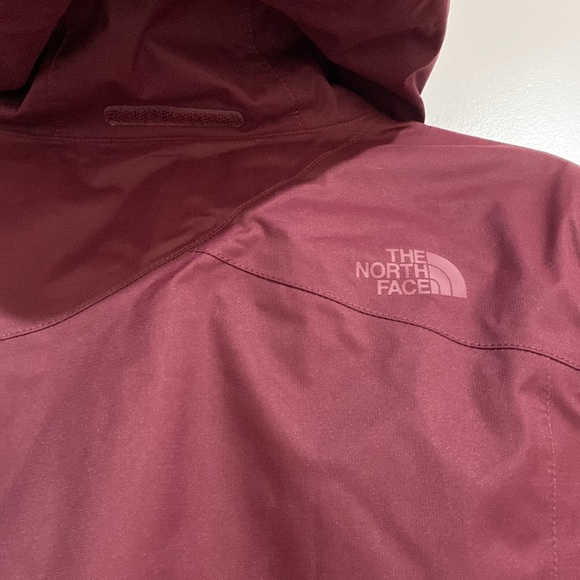 North Face - Small Rain Jacket with Hood (“Removable”) - Picture 7 of 12